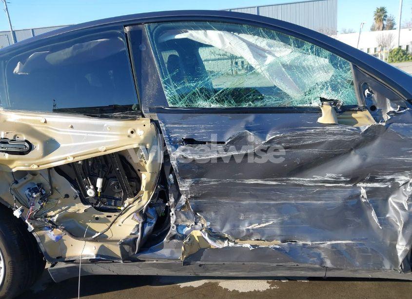 Photo 5 of 2023 Tesla Model Y (VIN 7SAYGDEE7PF980156)