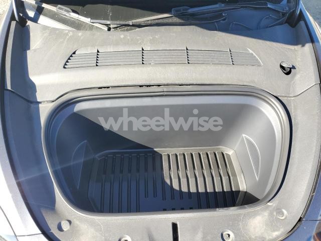 Photo 4 of 2024 TESLA MODEL Y (VIN 7SAYGDEE7RA233995)