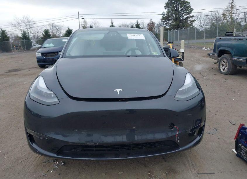 Photo 12 of 2024 Tesla Model Y LONG RANGE DUAL MOTOR ALL-WHEEL DRIVE (VIN 7SAYGDEE7RA263739)