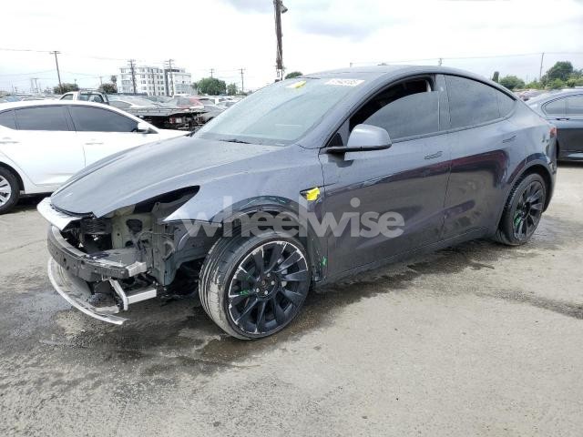 2024 TESLA MODEL Y (VIN 7SAYGDEE7RA267757) main photo