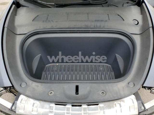 Photo 5 of 2024 TESLA MODEL Y (VIN 7SAYGDEE7RA267757)