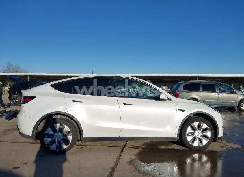 Photo 13 of 2024 Tesla Model Y LONG RANGE DUAL MOTOR ALL-WHEEL DRIVE (VIN 7SAYGDEE7RA273395)