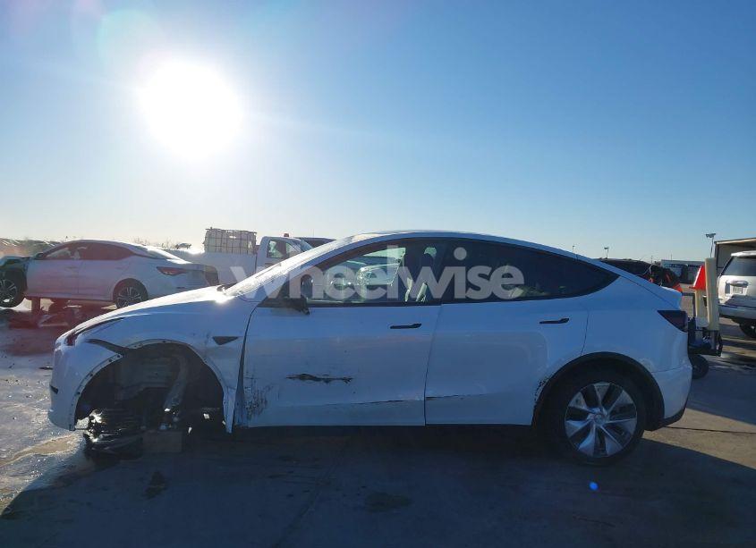 Photo 14 of 2024 Tesla Model Y LONG RANGE DUAL MOTOR ALL-WHEEL DRIVE (VIN 7SAYGDEE7RA273395)