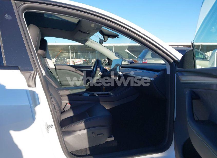 Photo 5 of 2024 Tesla Model Y LONG RANGE DUAL MOTOR ALL-WHEEL DRIVE (VIN 7SAYGDEE7RA273395)