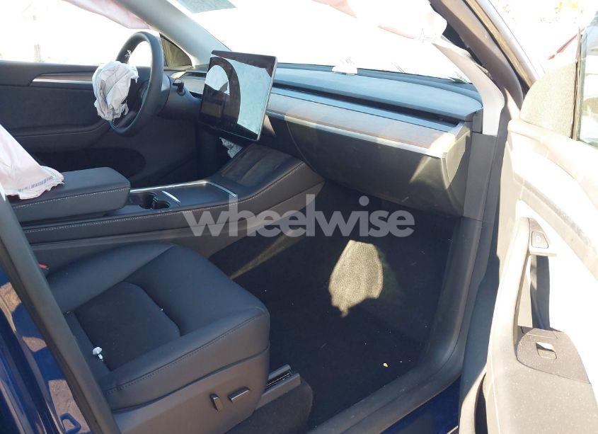 Photo 5 of 2024 Tesla Model Y LONG RANGE DUAL MOTOR ALL-WHEEL DRIVE (VIN 7SAYGDEE7RA307142)