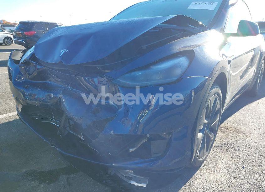 Photo 6 of 2024 Tesla Model Y LONG RANGE DUAL MOTOR ALL-WHEEL DRIVE (VIN 7SAYGDEE7RA307142)