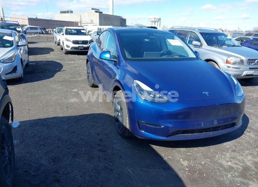 2024 Tesla Model Y LONG RANGE DUAL MOTOR ALL-WHEEL DRIVE (VIN 7SAYGDEE7RA309375) main photo