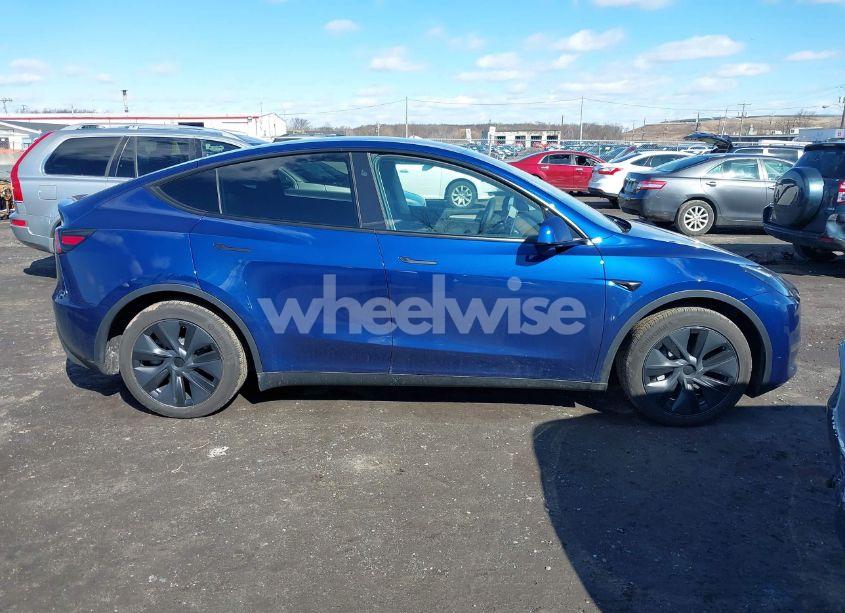 Photo 13 of 2024 Tesla Model Y LONG RANGE DUAL MOTOR ALL-WHEEL DRIVE (VIN 7SAYGDEE7RA309375)