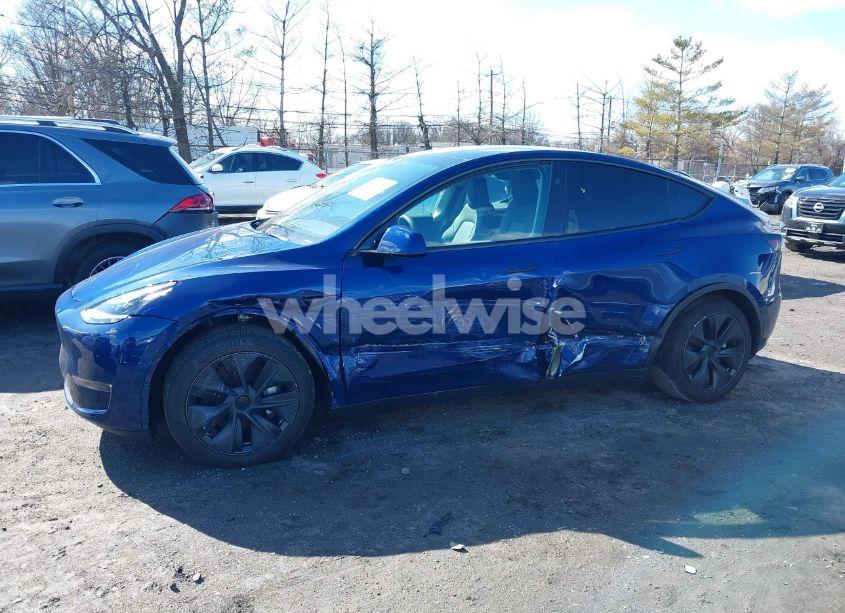 Photo 14 of 2024 Tesla Model Y LONG RANGE DUAL MOTOR ALL-WHEEL DRIVE (VIN 7SAYGDEE7RA309375)