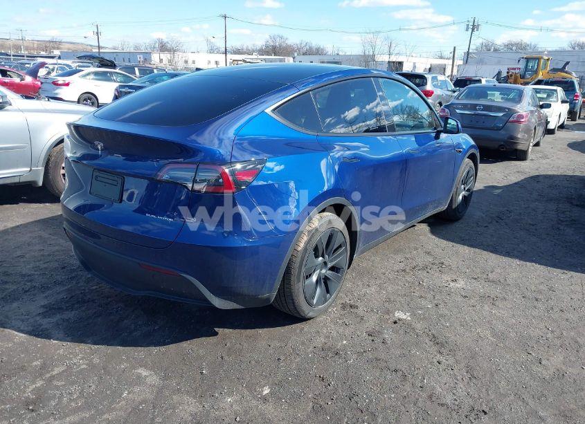 Photo 4 of 2024 Tesla Model Y LONG RANGE DUAL MOTOR ALL-WHEEL DRIVE (VIN 7SAYGDEE7RA309375)