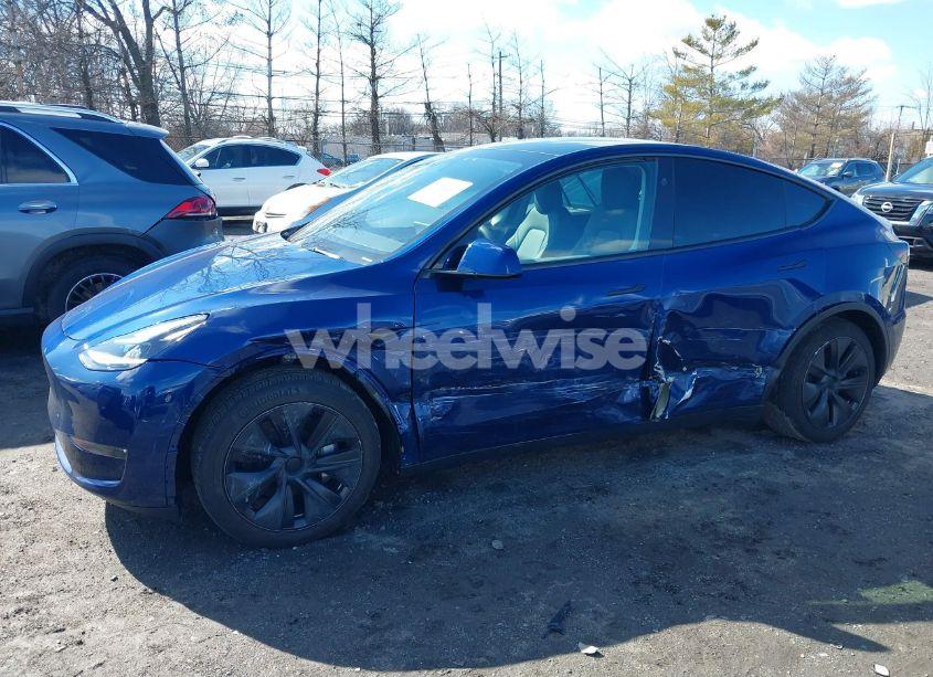 Photo 6 of 2024 Tesla Model Y LONG RANGE DUAL MOTOR ALL-WHEEL DRIVE (VIN 7SAYGDEE7RA309375)