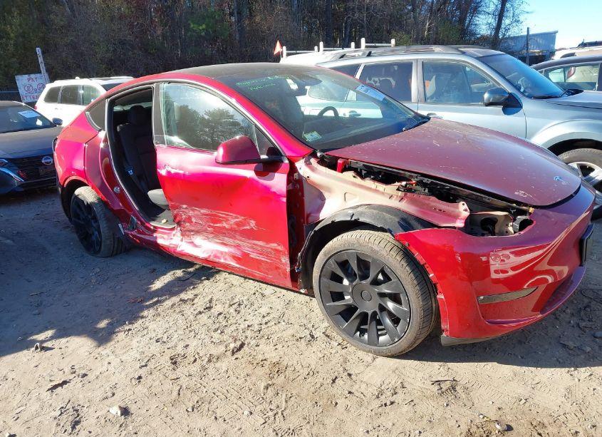 2024 Tesla Model Y LONG RANGE DUAL MOTOR ALL-WHEEL DRIVE (VIN 7SAYGDEE7RF076522) main photo