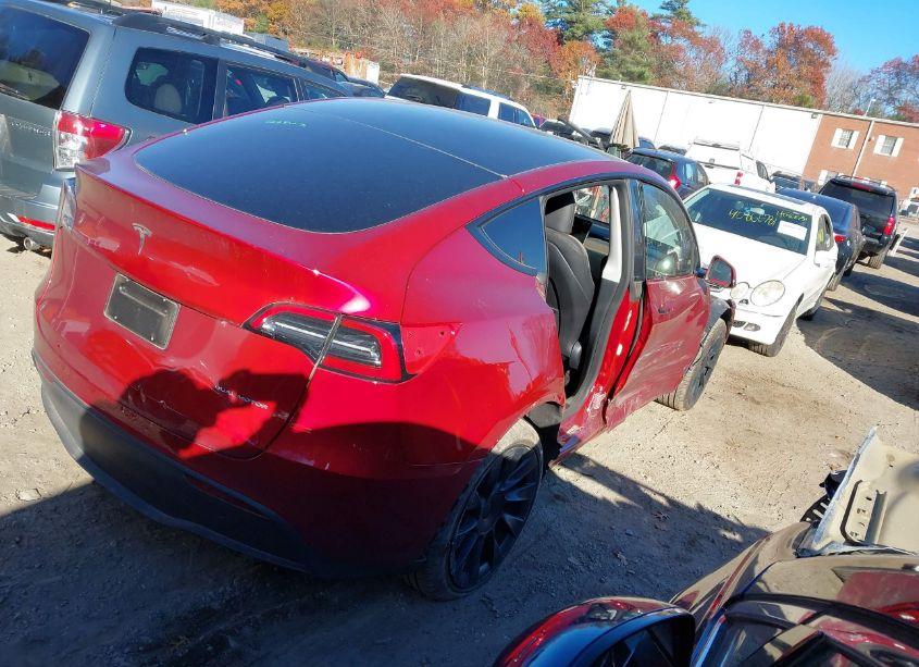 Photo 4 of 2024 Tesla Model Y LONG RANGE DUAL MOTOR ALL-WHEEL DRIVE (VIN 7SAYGDEE7RF076522)