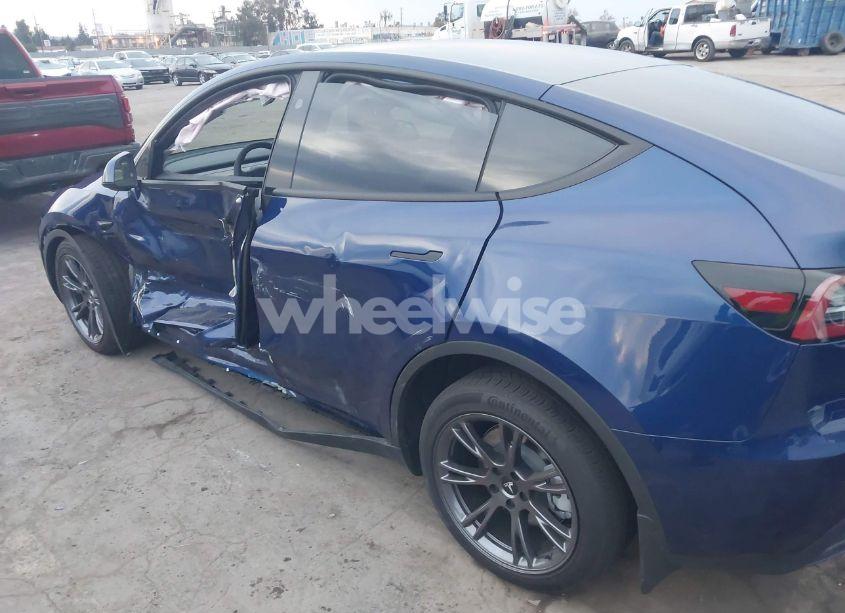 Photo 19 of 2024 Tesla Model Y LONG RANGE DUAL MOTOR ALL-WHEEL DRIVE (VIN 7SAYGDEE7RF184817)