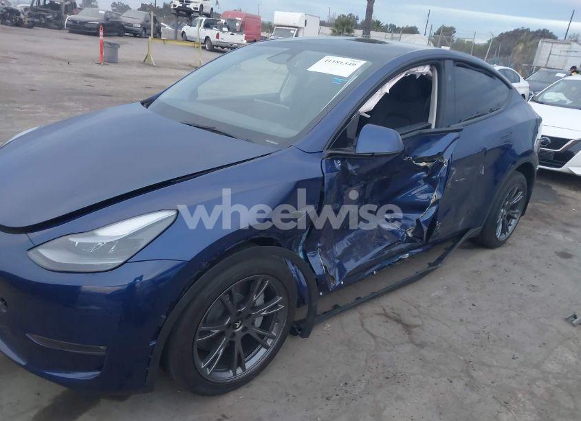 Photo 6 of 2024 Tesla Model Y LONG RANGE DUAL MOTOR ALL-WHEEL DRIVE (VIN 7SAYGDEE7RF184817)