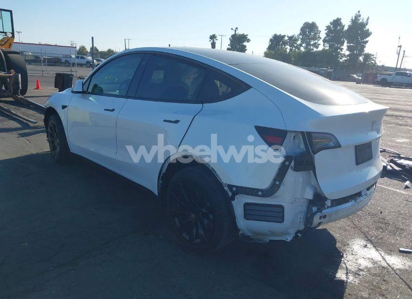 Photo 3 of 2022 Tesla Model Y LONG RANGE DUAL MOTOR ALL-WHEEL DRIVE (VIN 7SAYGDEE8NF422636)