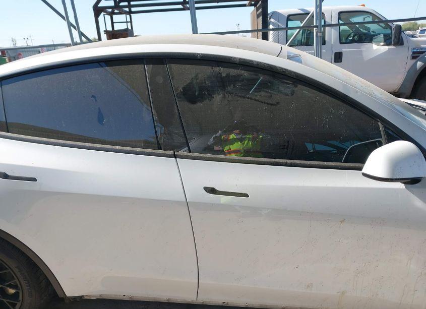 Photo 12 of 2022 Tesla Model Y LONG RANGE DUAL MOTOR ALL-WHEEL DRIVE (VIN 7SAYGDEE8NF450405)
