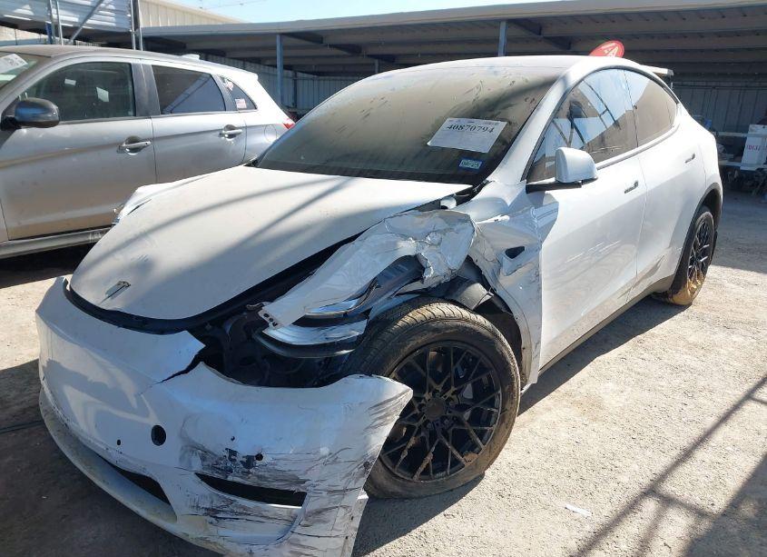 Photo 2 of 2022 Tesla Model Y LONG RANGE DUAL MOTOR ALL-WHEEL DRIVE (VIN 7SAYGDEE8NF450405)