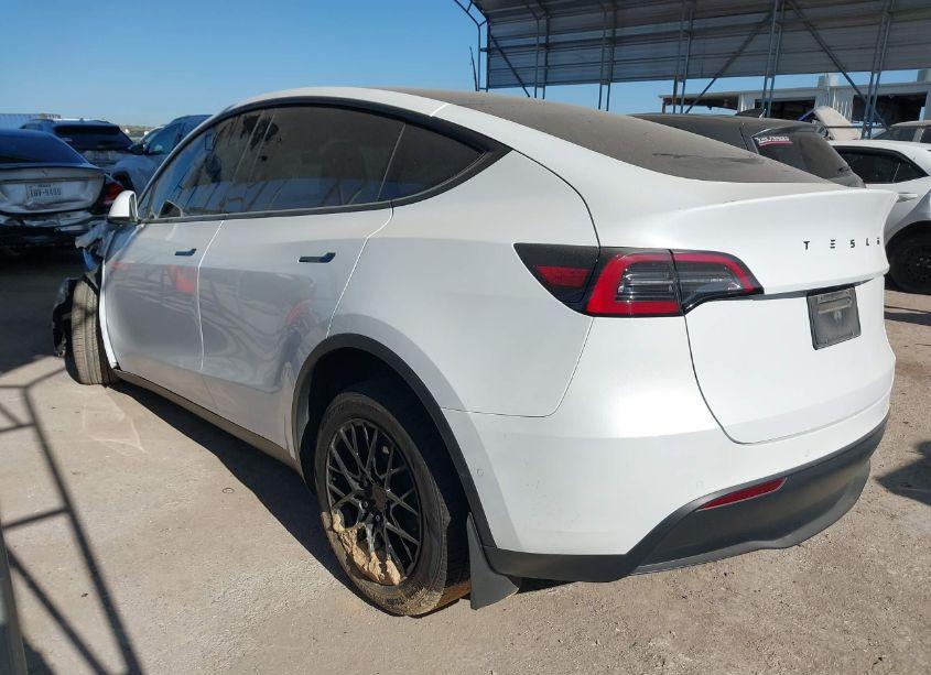 Photo 3 of 2022 Tesla Model Y LONG RANGE DUAL MOTOR ALL-WHEEL DRIVE (VIN 7SAYGDEE8NF450405)