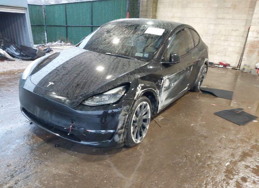 Photo 2 of 2022 Tesla Model Y LONG RANGE DUAL MOTOR ALL-WHEEL DRIVE (VIN 7SAYGDEE8NF534630)