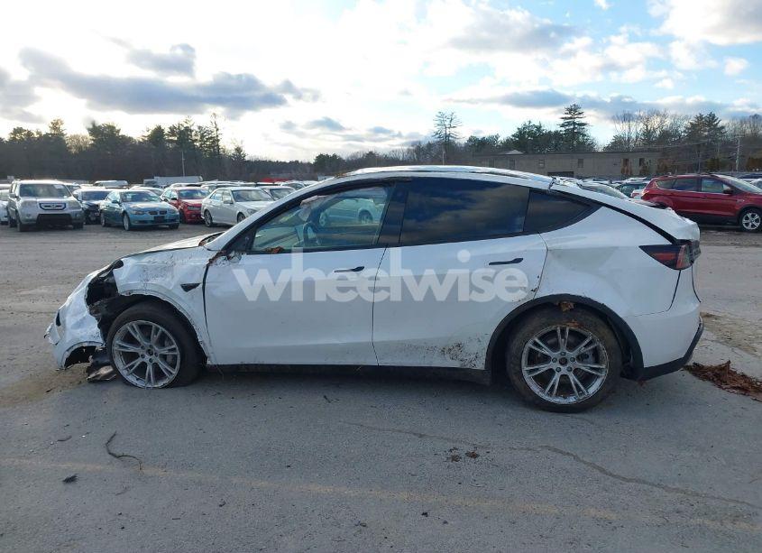 Photo 13 of 2023 Tesla Model Y AWD/LONG RANGE DUAL MOTOR ALL-WHEEL DRIVE (VIN 7SAYGDEE8PA037965)