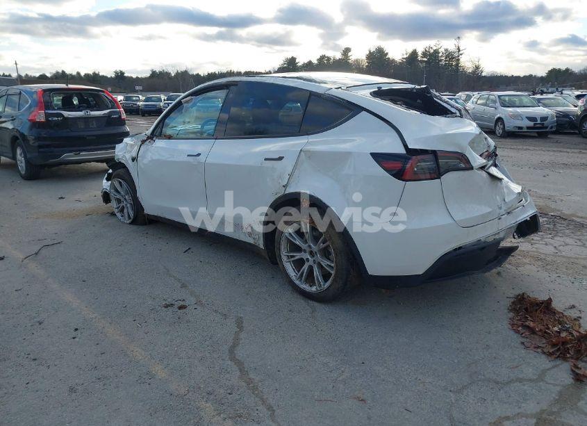 Photo 3 of 2023 Tesla Model Y AWD/LONG RANGE DUAL MOTOR ALL-WHEEL DRIVE (VIN 7SAYGDEE8PA037965)