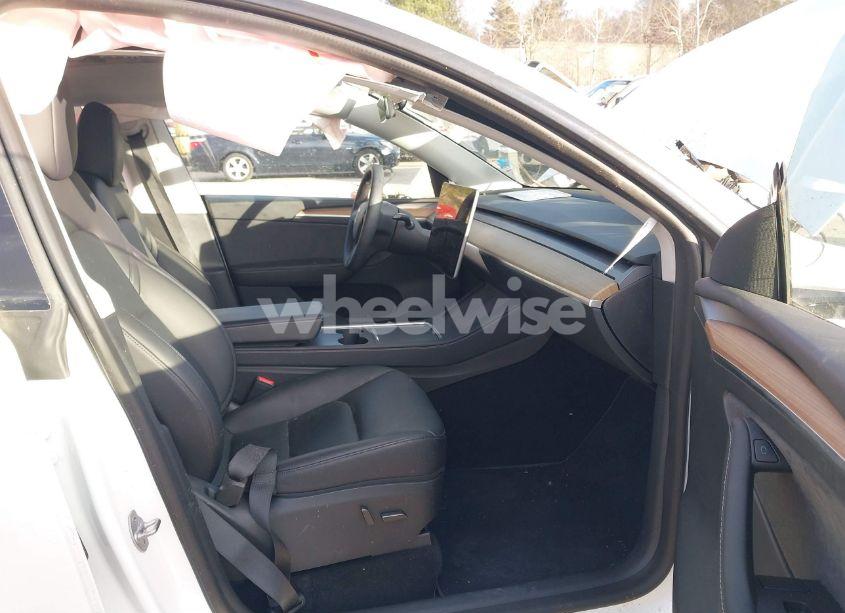 Photo 5 of 2023 Tesla Model Y AWD/LONG RANGE DUAL MOTOR ALL-WHEEL DRIVE (VIN 7SAYGDEE8PA037965)