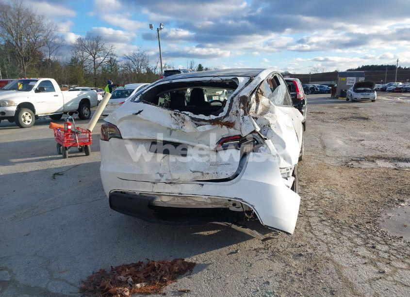 Photo 6 of 2023 Tesla Model Y AWD/LONG RANGE DUAL MOTOR ALL-WHEEL DRIVE (VIN 7SAYGDEE8PA037965)
