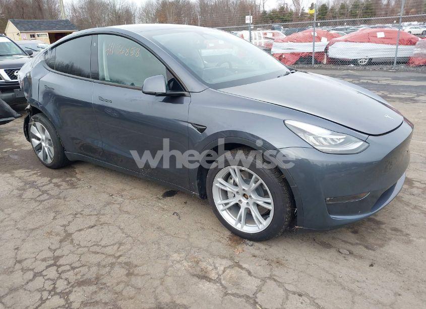 2023 Tesla Model Y AWD/LONG RANGE DUAL MOTOR ALL-WHEEL DRIVE (VIN 7SAYGDEE8PA057777) main photo