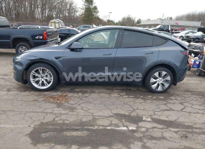 Photo 14 of 2023 Tesla Model Y AWD/LONG RANGE DUAL MOTOR ALL-WHEEL DRIVE (VIN 7SAYGDEE8PA057777)