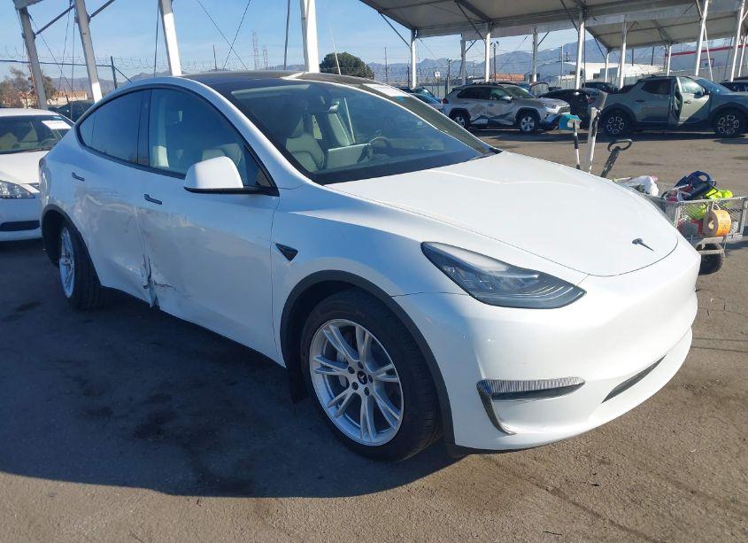 2023 Tesla Model Y AWD/LONG RANGE DUAL MOTOR ALL-WHEEL DRIVE (VIN 7SAYGDEE8PA074272) main photo