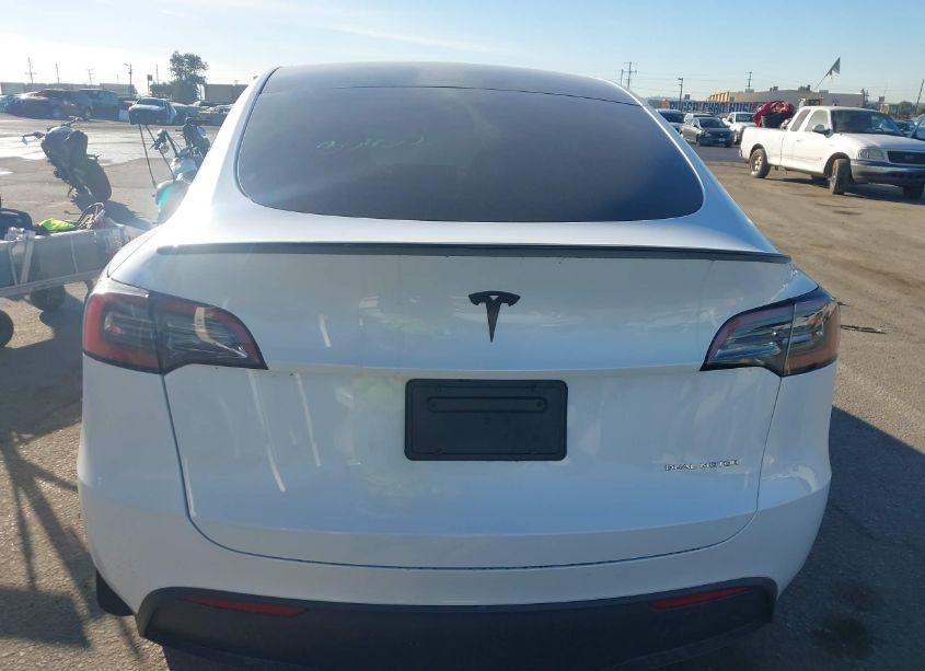 Photo 16 of 2023 Tesla Model Y AWD/LONG RANGE DUAL MOTOR ALL-WHEEL DRIVE (VIN 7SAYGDEE8PA074272)