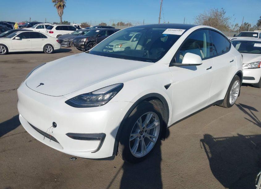 Photo 2 of 2023 Tesla Model Y AWD/LONG RANGE DUAL MOTOR ALL-WHEEL DRIVE (VIN 7SAYGDEE8PA074272)