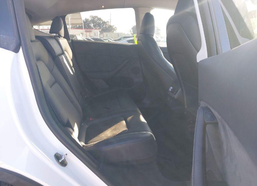 Photo 8 of 2023 Tesla Model Y AWD/LONG RANGE DUAL MOTOR ALL-WHEEL DRIVE (VIN 7SAYGDEE8PA074272)