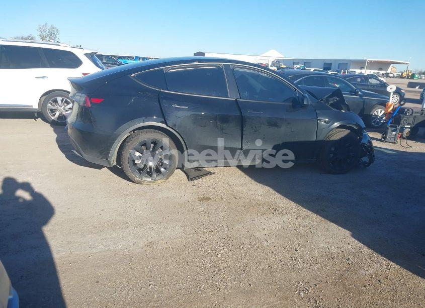 Photo 13 of 2023 Tesla Model Y (VIN 7SAYGDEE8PA100532)