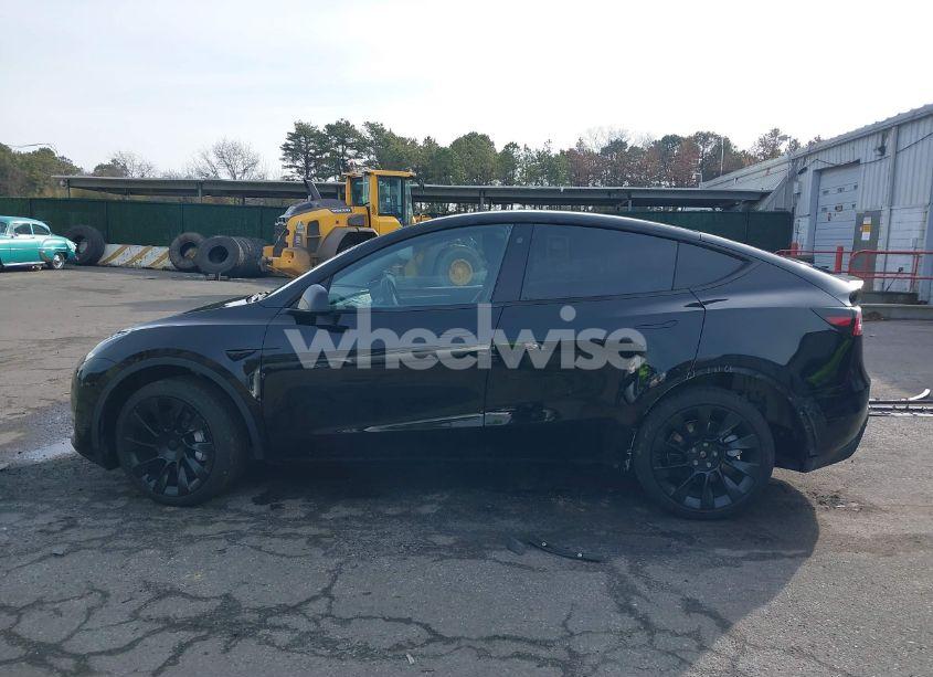 Photo 15 of 2023 Tesla Model Y AWD/LONG RANGE DUAL MOTOR ALL-WHEEL DRIVE (VIN 7SAYGDEE8PA127763)