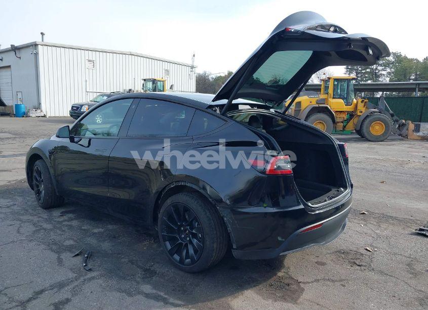 Photo 3 of 2023 Tesla Model Y AWD/LONG RANGE DUAL MOTOR ALL-WHEEL DRIVE (VIN 7SAYGDEE8PA127763)