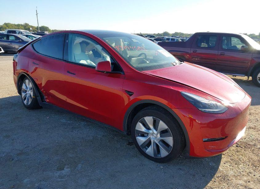 2023 Tesla Model Y (VIN 7SAYGDEE8PA157412) main photo
