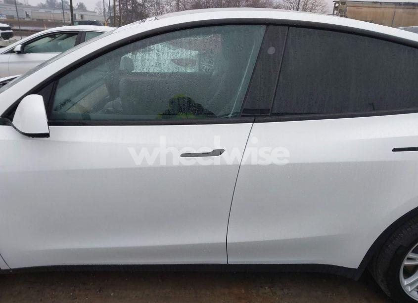 Photo 14 of 2023 Tesla Model Y AWD/LONG RANGE DUAL MOTOR ALL-WHEEL DRIVE (VIN 7SAYGDEE8PA158155)