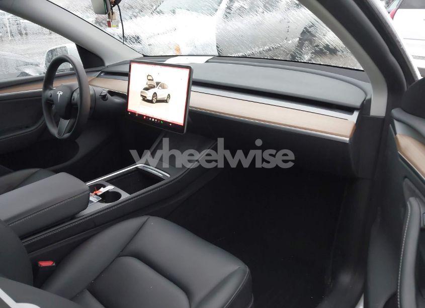 Photo 5 of 2023 Tesla Model Y AWD/LONG RANGE DUAL MOTOR ALL-WHEEL DRIVE (VIN 7SAYGDEE8PA158155)