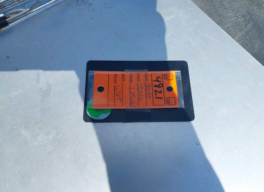 Photo 11 of 2023 Tesla Model Y AWD/LONG RANGE DUAL MOTOR ALL-WHEEL DRIVE (VIN 7SAYGDEE8PF619633)