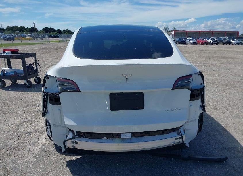 Photo 17 of 2023 Tesla Model Y AWD/LONG RANGE DUAL MOTOR ALL-WHEEL DRIVE (VIN 7SAYGDEE8PF619633)