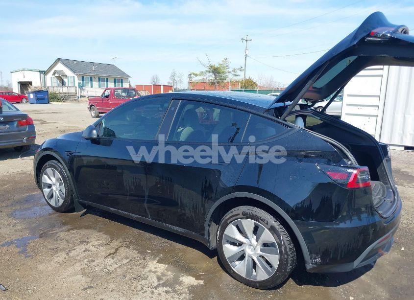 Photo 3 of 2023 Tesla Model Y AWD/LONG RANGE DUAL MOTOR ALL-WHEEL DRIVE (VIN 7SAYGDEE8PF638859)