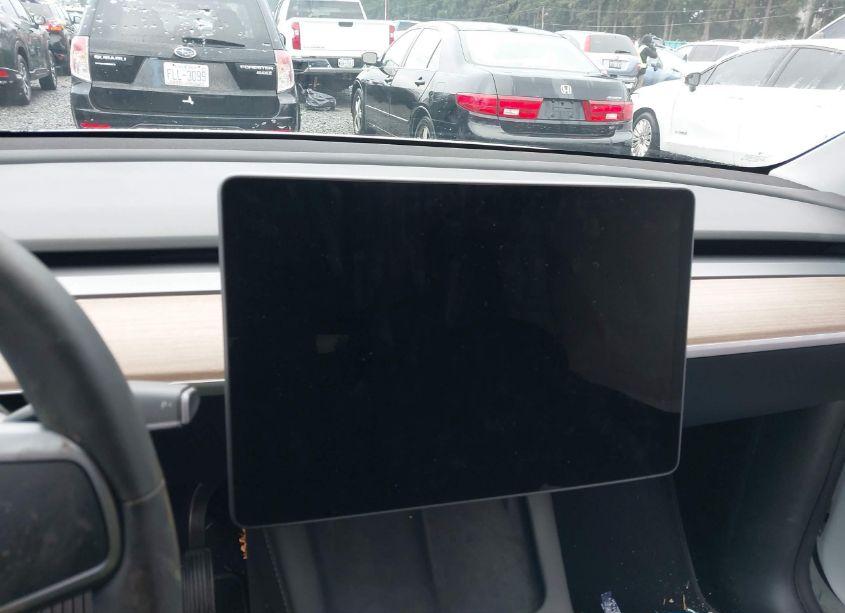 Photo 18 of 2023 Tesla Model Y AWD/LONG RANGE DUAL MOTOR ALL-WHEEL DRIVE (VIN 7SAYGDEE8PF686040)