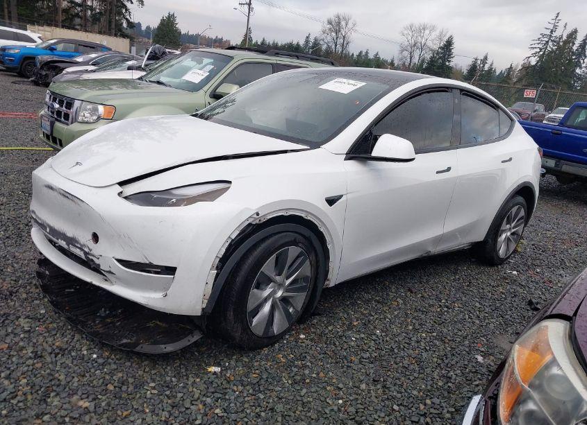 Photo 2 of 2023 Tesla Model Y AWD/LONG RANGE DUAL MOTOR ALL-WHEEL DRIVE (VIN 7SAYGDEE8PF686040)