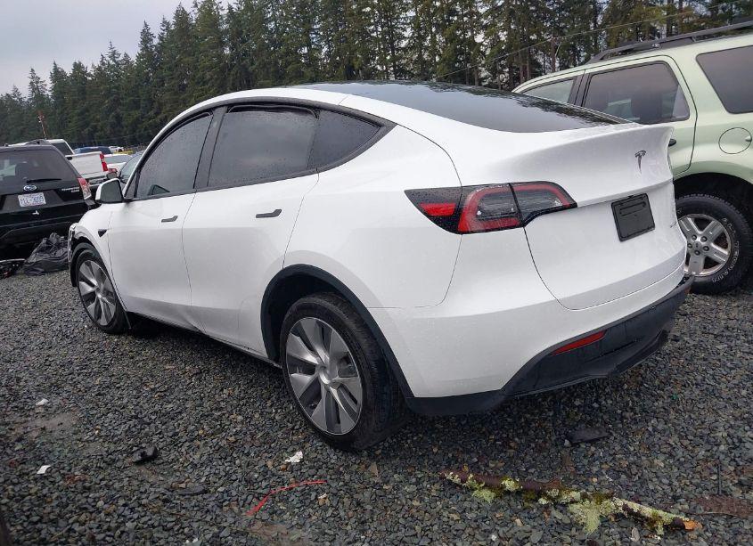 Photo 3 of 2023 Tesla Model Y AWD/LONG RANGE DUAL MOTOR ALL-WHEEL DRIVE (VIN 7SAYGDEE8PF686040)