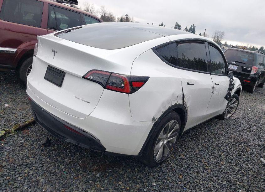 Photo 4 of 2023 Tesla Model Y AWD/LONG RANGE DUAL MOTOR ALL-WHEEL DRIVE (VIN 7SAYGDEE8PF686040)