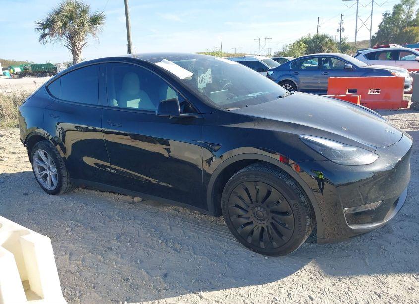 Photo 13 of 2023 Tesla Model Y AWD/LONG RANGE DUAL MOTOR ALL-WHEEL DRIVE (VIN 7SAYGDEE8PF799227)