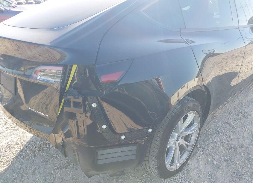 Photo 18 of 2023 Tesla Model Y AWD/LONG RANGE DUAL MOTOR ALL-WHEEL DRIVE (VIN 7SAYGDEE8PF799227)