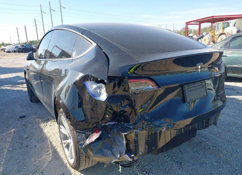 Photo 3 of 2023 Tesla Model Y AWD/LONG RANGE DUAL MOTOR ALL-WHEEL DRIVE (VIN 7SAYGDEE8PF799227)